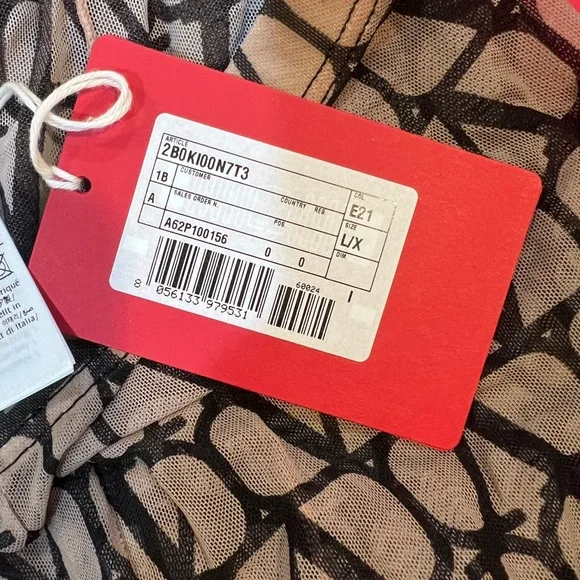 Valentino Garavani Geometric Patterned Hosiery in Black and Cream